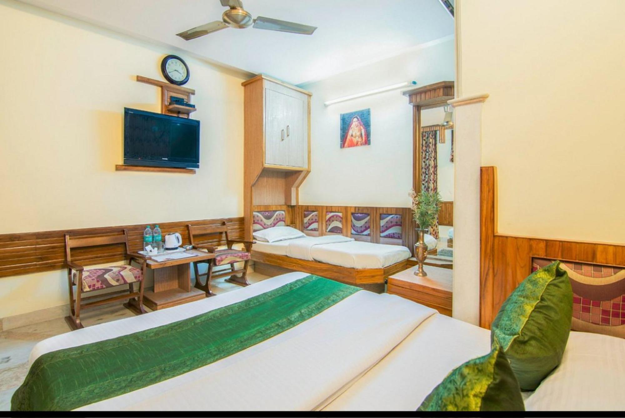 The Natraj Yes Please -new Delhi होटल New Delhi