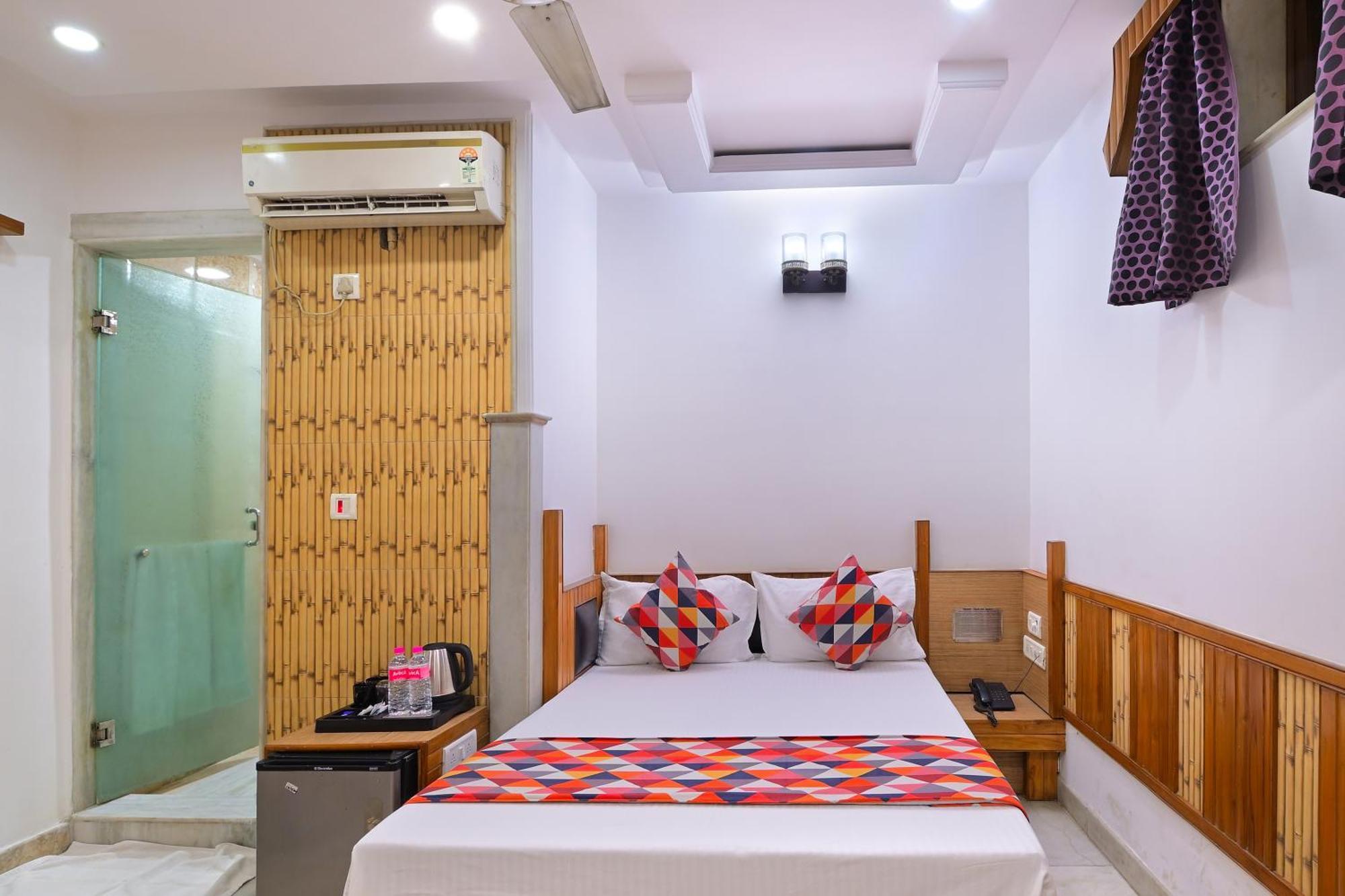 होटल The Natraj Yes Please -new Delhi
